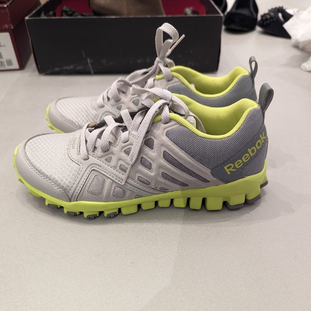 Reebok Gray Neon Yellow Sneakers Size 7.5